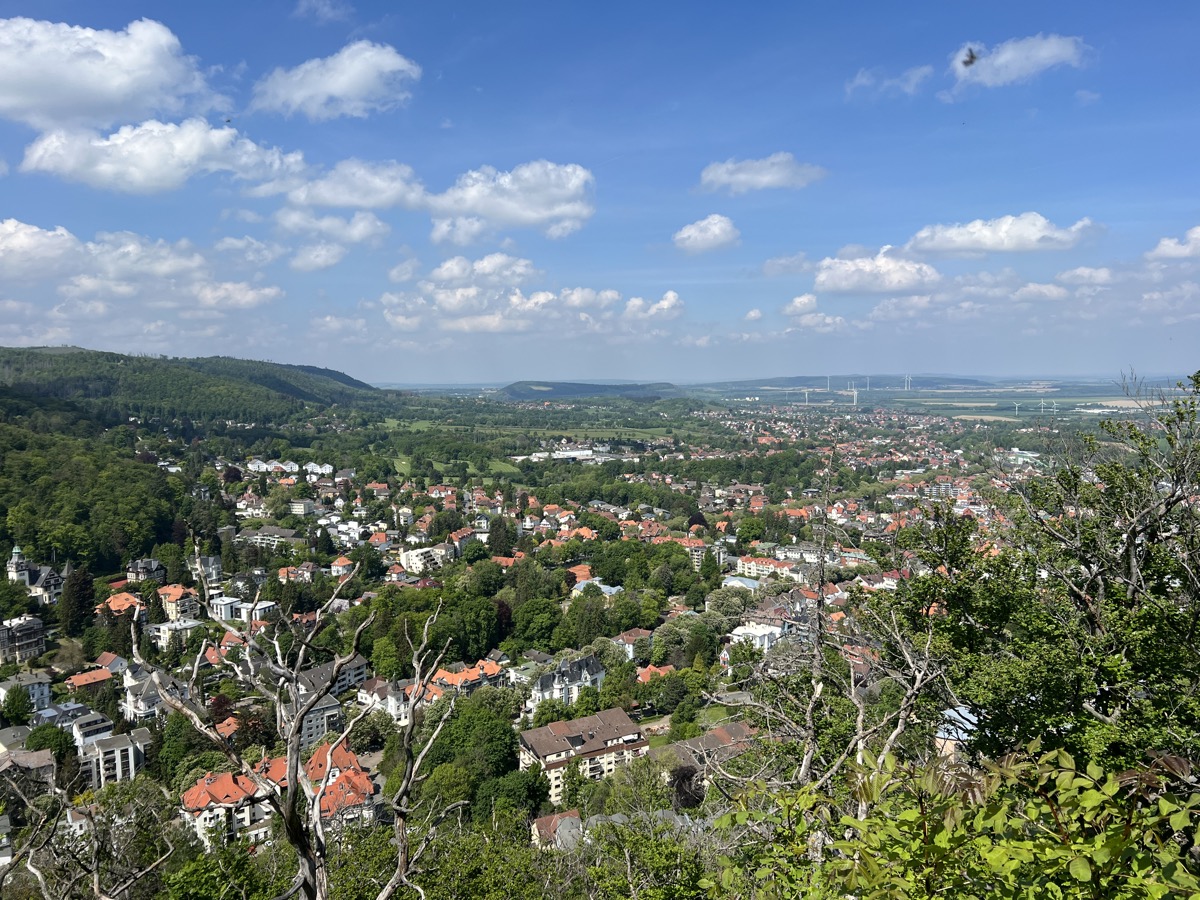 Blick vom Kleinen Burgberg auf Bad Harzburg, fotografiert von Lukas Beck